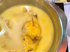 -鲜入围煮花胶鸡海鲜火锅