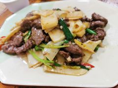 冬笋炒牛肉-始兴县农家小院餐馆