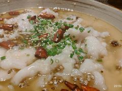 沸腾水煮鱼-十三式重庆江湖菜(金茂览秀城店)