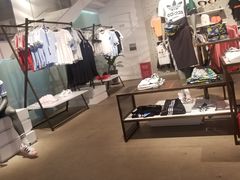 -阿迪达斯(武林银泰三叶草店)
