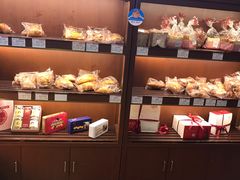 -红宝石·鲜奶小方·海派西点房(金杨店)