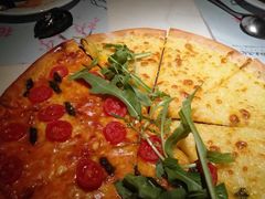 玛格丽特拼金枕榴莲披萨-半秋山西餐厅(巴南万达广场店)