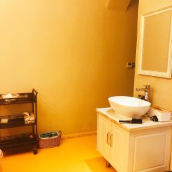 -悦芳庭美肤美体品牌集合店