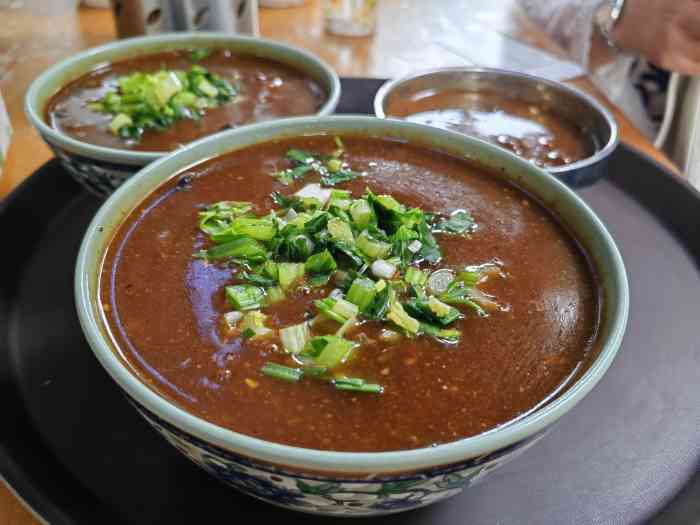 银鲜牛肉面(东街小巷店)-"回老家阆中,每次都比需吃牛肉面,阆中的牛.