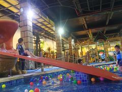 -泉城欧乐堡戏水湾艺术养生温泉