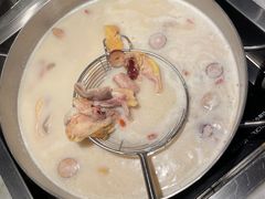 -尚尚仙·酸汤猪手·猪肚鸡火锅(华联万柳购物中心店)