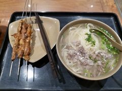 -亮亮面馆(经六路店)