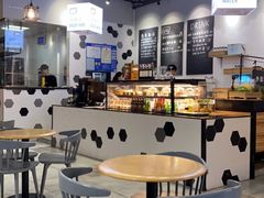 大堂-HELLO 27 意面·沙拉·帕尼尼