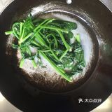 胖妹儿今天吃什么之素炒菠菜