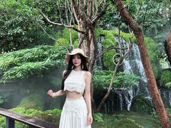 -Chom Cafe and Restaurant