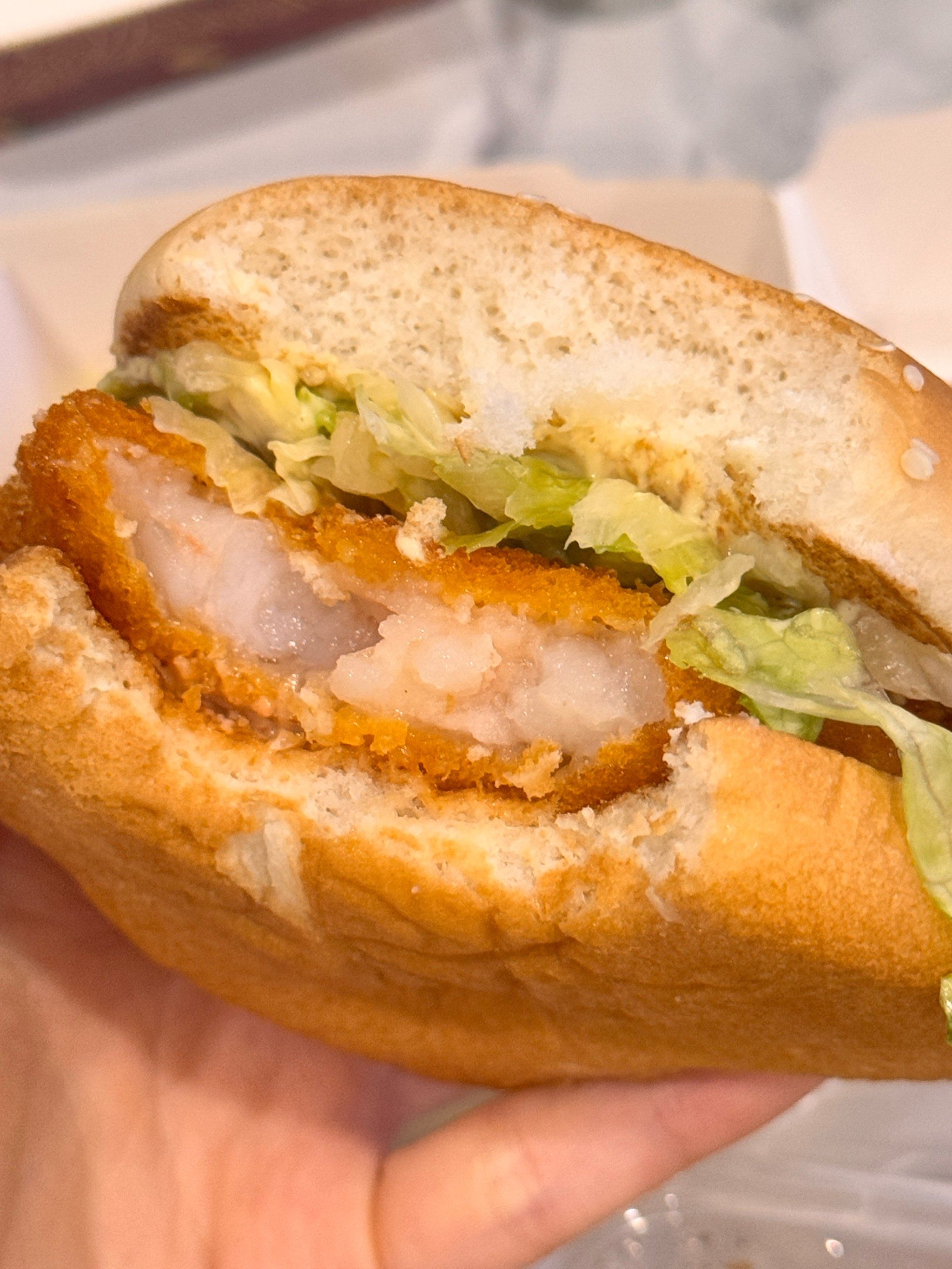 超爱的麦当劳虾堡又回归了!非常推荐