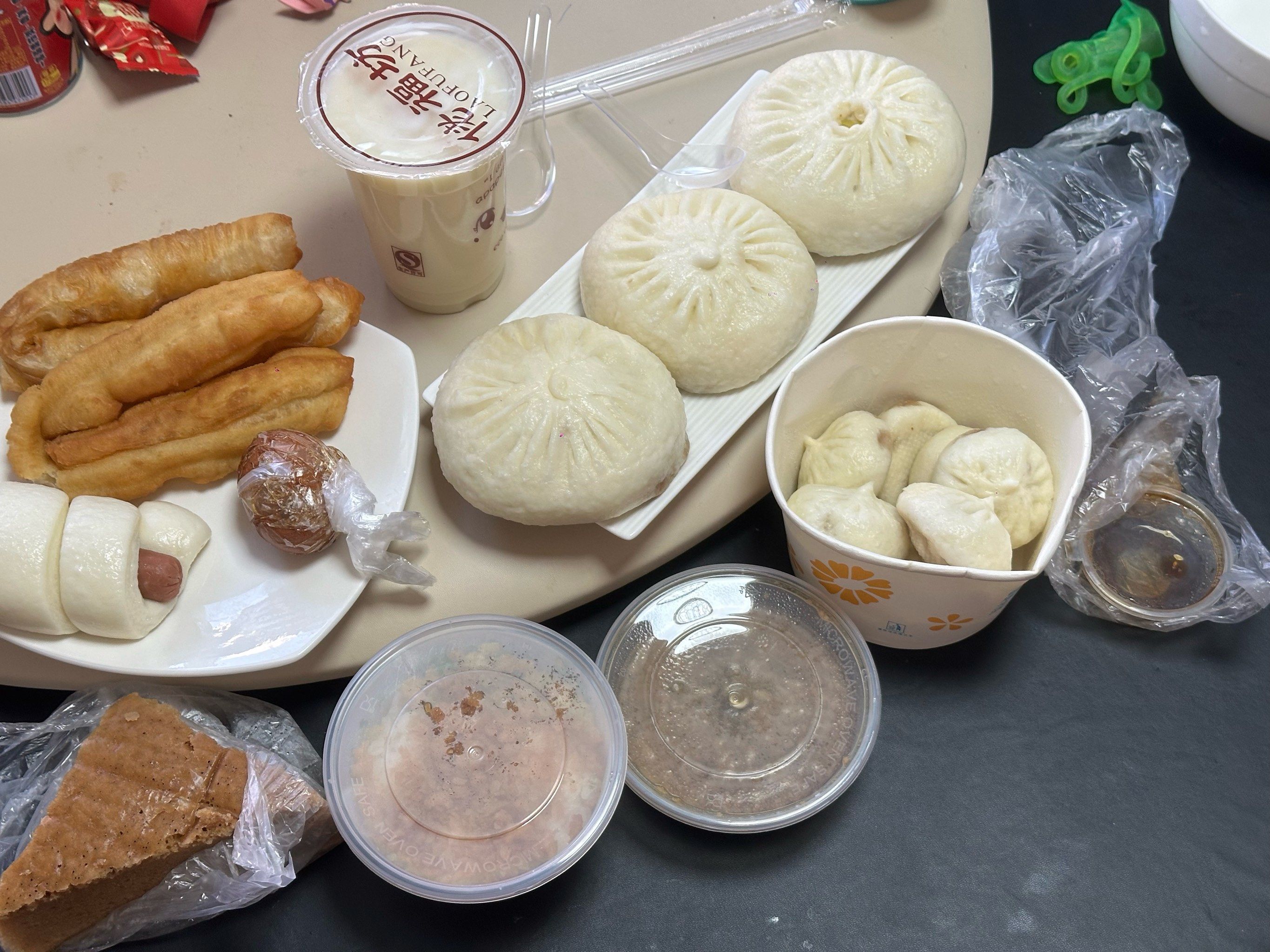 把早餐吃撑自助餐