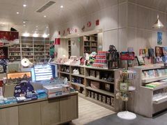-钟书阁(群光广场店)