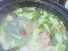 -陆记牛庄·碳锅龙虾烧烤(爱上花园店)