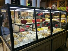 面包甜点陈列柜-昆明冠生园·蛋糕·面包(南强街店)