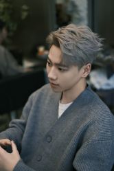 -一家只做男发烫染的店