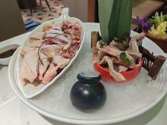 -洪氏嗨捞·广东猪肚鸡·椰子鸡火锅(西咸万象城店)
