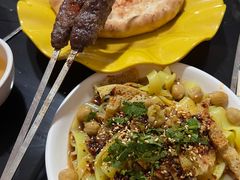 -烤肉小伙烤肉店