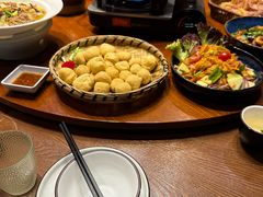 -老滇山寨•云南特色菜•地方菜•民族风情歌舞表演(金碧店)