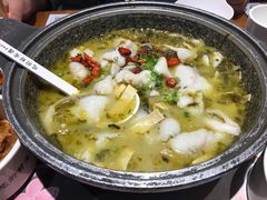 -渝是乎酸菜鱼(龙旗购物中心店)