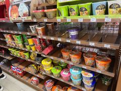 零售区-全家便利店(梅园路店)