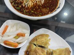 -牛一嘴·兰州牛肉面·大盘鸡(财富中心店)