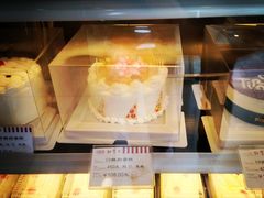 -红宝石·鲜奶小方·海派西点房(南丹店)