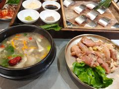 -围炉肉舍•炭烤活鳗•丹东海鲜烤肉(步行街店)