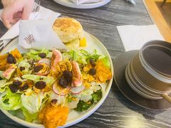 无花果藜麦沙拉配秘汁烤鸡三明治-THE WOODS 简餐 (国贸商城店)