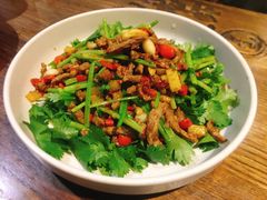 小炒鲜黄牛肉-龙巢盱眙龙虾·牛蛙·烧烤宵夜(八卦岭店)