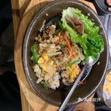 我们就坐下来了，分量也足