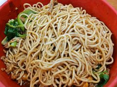 -爆炸头阿姨小四川正宗川味小吃(无任何分店)