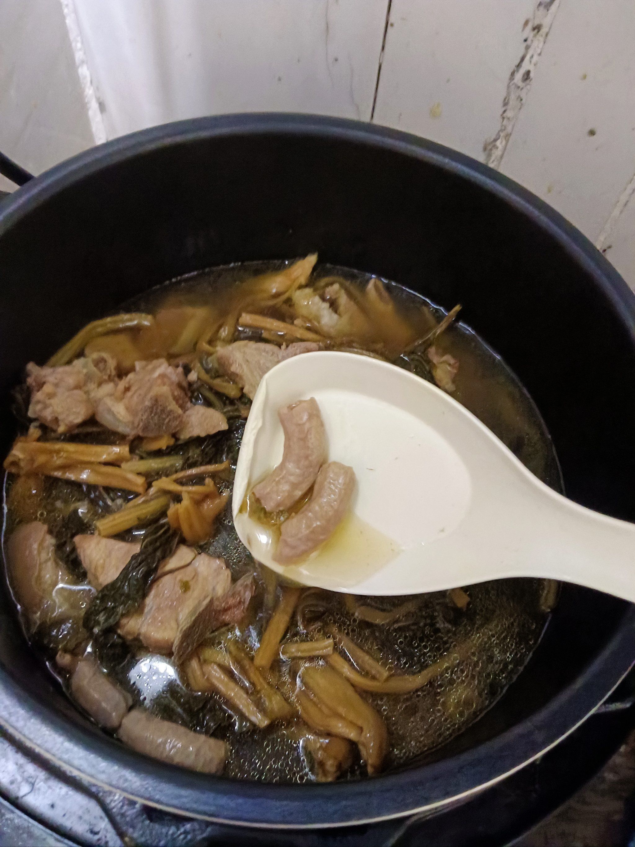 广东省省汤,白菜干炖排骨小肠#家的味道 传承中医文化