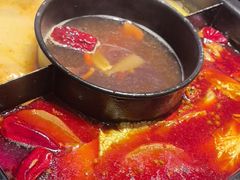 -老牌坊云南鱼豆花火锅(嵩山店)