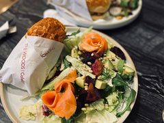 三文鱼牛油果沙拉-THE WOODS 简餐 (国贸商城店)