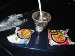 -瑞幸咖啡(小龙湾地铁站临街店)