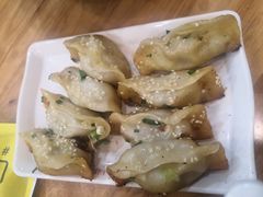 牛肉鍋貼-小姜锅贴(凤凰街店)