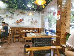 大堂-三里屯土灶炖公鸡地锅鸡(江东店)