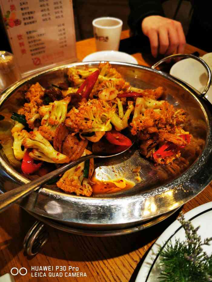 宝燕海鲜(喜玛拉雅店)-"约了朋友在喜马拉雅看电影,饭点到了就附近.
