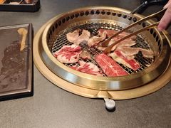 -铭牛烧肉·和牛海鲜自助(高新月牙湖店)