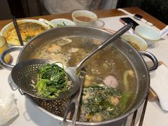 -乡土黄·鲜牛肉火锅·小龙虾(兴业街店)