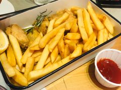 美式风味炸鸡翅配薯条-MIKAKU(万达广场上海宝山店)