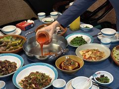 -亮欢寨酸汤鱼(沙冲路店)
