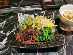 -山川小町·极番烧肉(新地假日广场店)