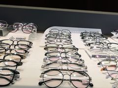 -宏宇眼镜蔡司依视路折扣店(兆佳眼镜城店)