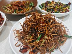 干煸茶树菇-泉上·发现DISCOVERY ·黔菜餐厅(银海元隆广场店)