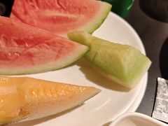 -钱小奴海鲜自助黑金店(杭州滨江龙湖店)