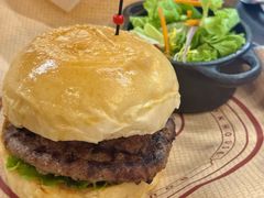 -BOURBON 玻本美式餐厅酒吧(虹桥新天地店)
