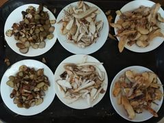 -东巴谷野生菌火锅餐厅