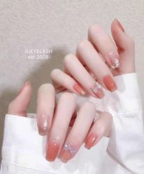 -吉吉靓甲美睫